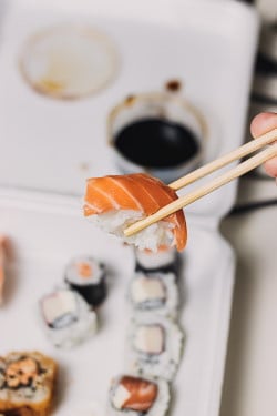 Sushi rijst bereiden